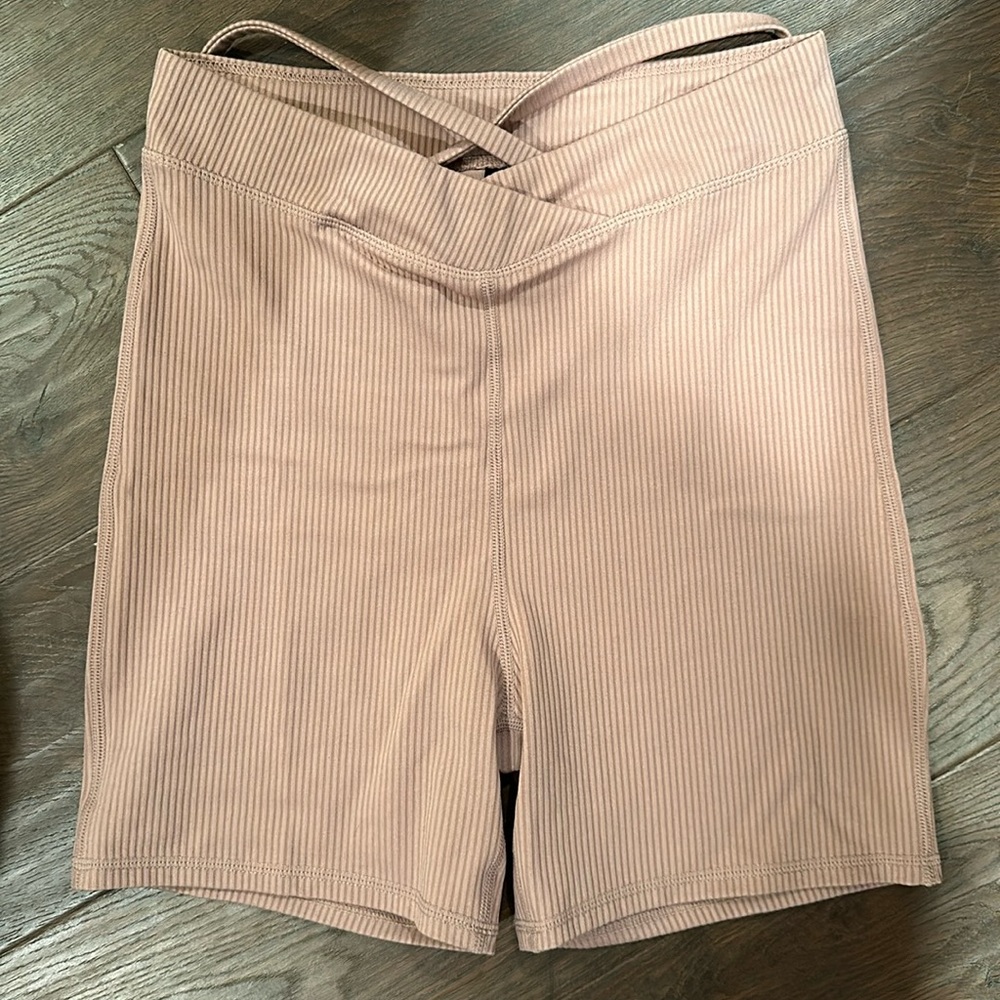 Criss-cross bike shorts